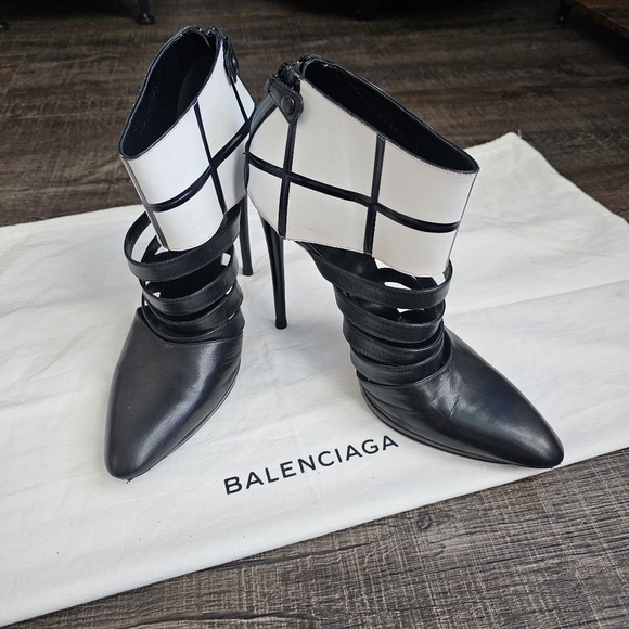 BALENCIAGA - Heels - Picture 1 of 15